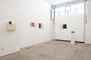 https://www.bettinazuppinger.com/cms/files/projects/ausstellungsansichten/20121208-DSC_2479_1200_2.jpg